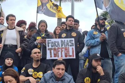 Renan Santos apresenta manifesto com pedidos contra ministros do STF e cúpula da PF