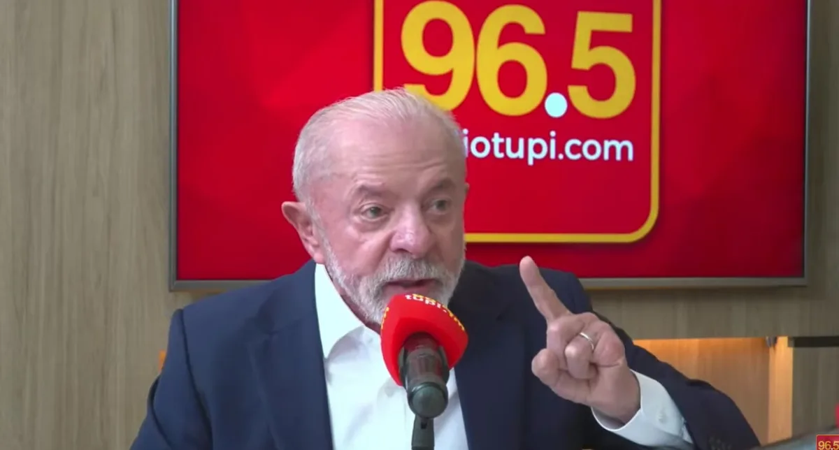 Lula acusa Flávio Bolsonaro de ligação com milicianos e critica banco Master