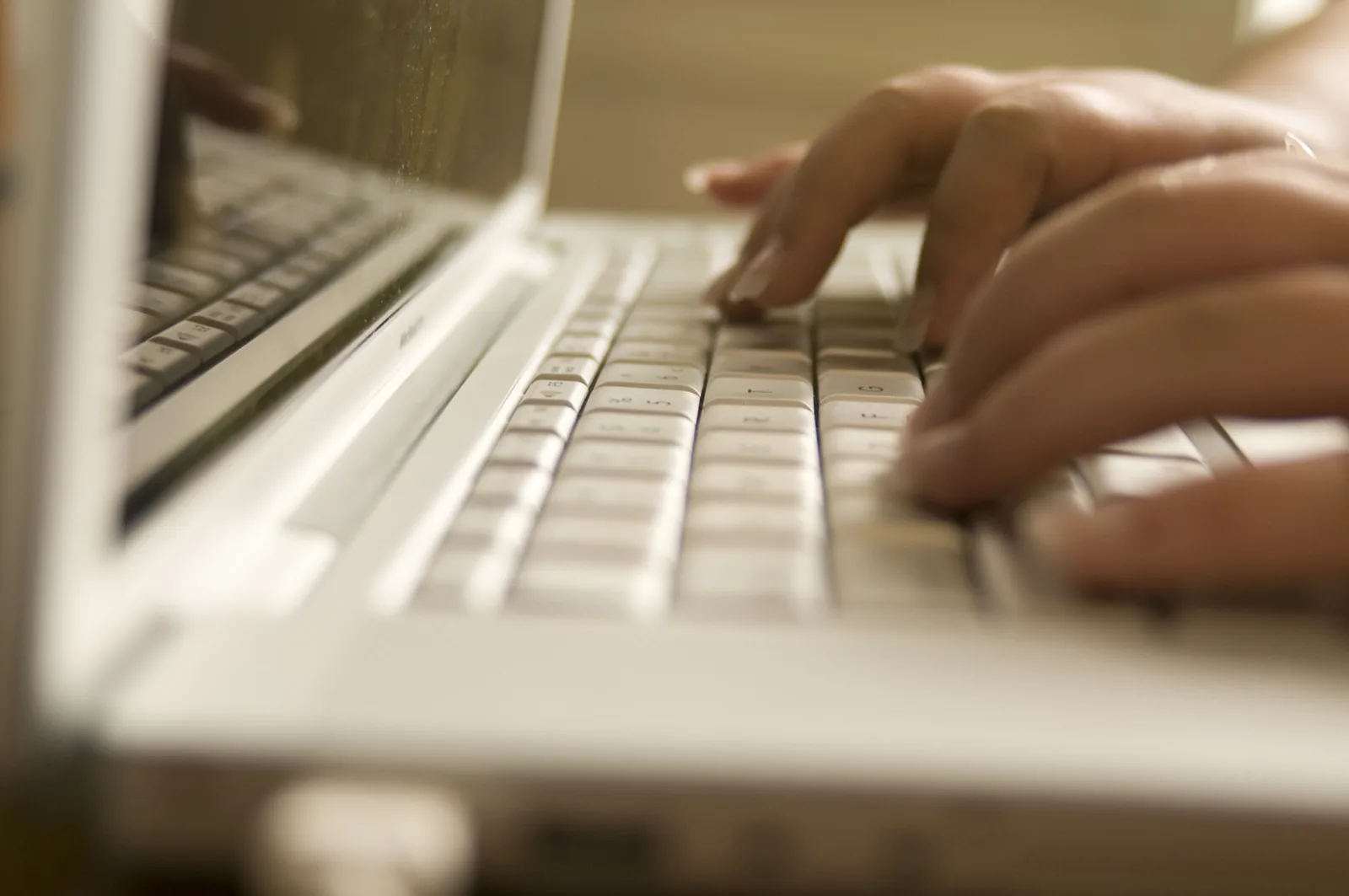 No Japão, jovens pagam para empresas comunicarem sua demissão
