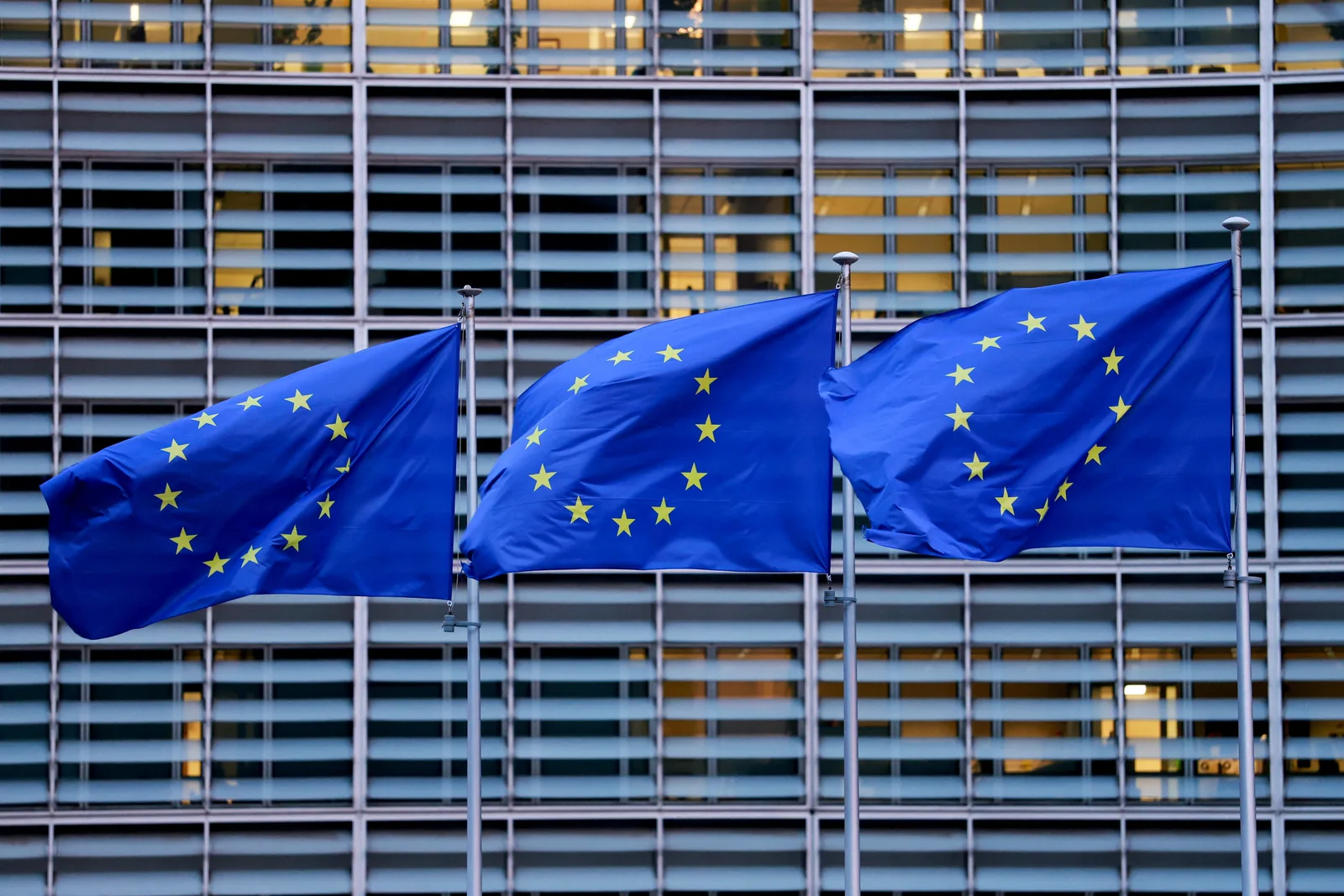 UE propõe limite de idade e regras mais rígidas para plataformas usadas por crianças