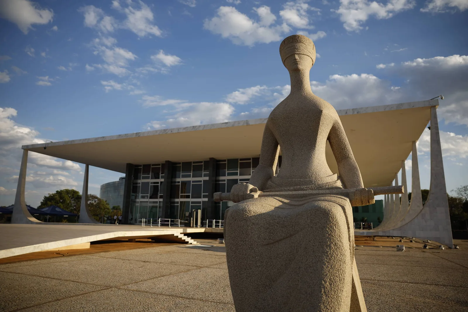 STF envia à conciliação disputa sobre reajuste de planos para idosos
